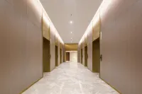 Dalian Xinghai Square Qingchen Floating Light Luxury Hotel Apartment - con vista montagne