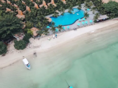 Phi Phi CoCo Beach Resort Hoteles en Isla Phi Phi