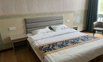 Qiandeng Ancient Town Business Hotel