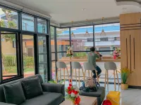 Tripper Hotel Hotels near Ubon Square