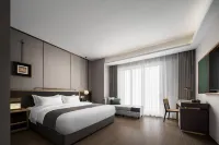 Ruitai International Hotel (Wuhan Tianhe Airport Aviation Headquarters Subway Station) Hotels near Baodaxiang Shopping for Kids (Wuhan Aolai Branch)
