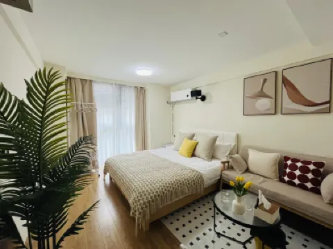 ForNight Watching Homestay Hotels near Zhongyuan Institute of Technology