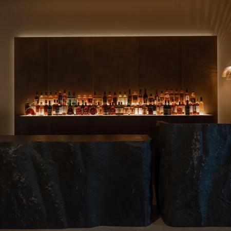 EOSO Hotel
