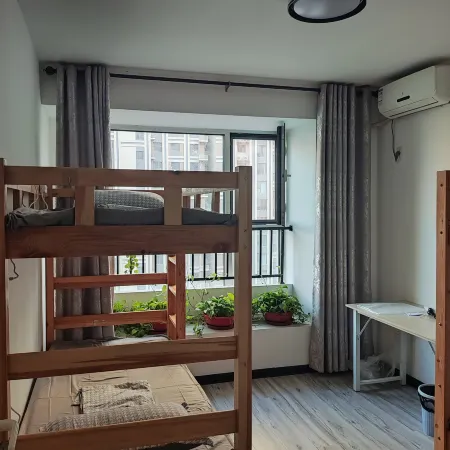 Jiechu Youth Hostel (Jinan Railway Station)