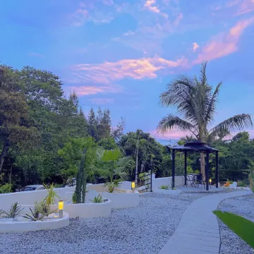 Yuhai · Shanju Homestay
