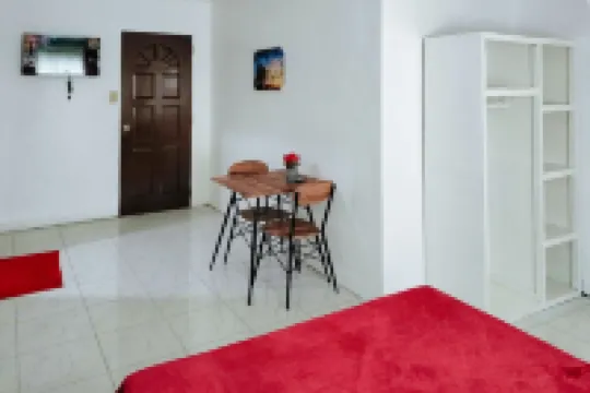 RedDoorz at Rio Bella Lacson St Bacolod