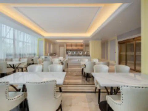 Vienna Hotel (Yuanqu Zhou Guangming Street)
