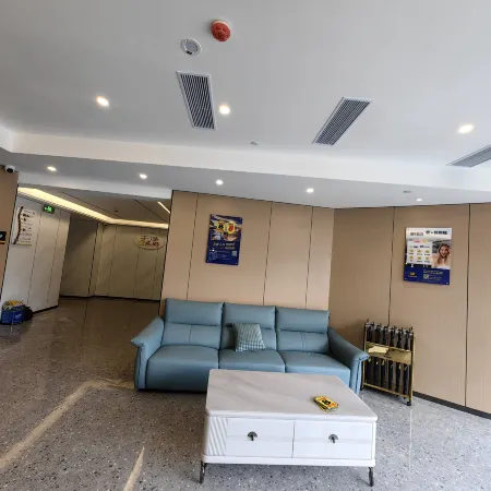 Wenxian Super 8 Hotel (Binjiang Xuefu Branch)