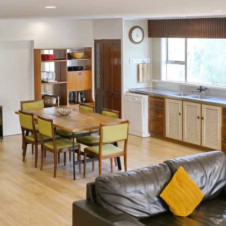 Big Family House Easy to Airport Отели рядом с достопримечательностью «Тематический парк Конец Радуги»