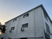 臨沂君悦商務賓館 鄰近開心水族（春園花鳥魚寵市場）的酒店