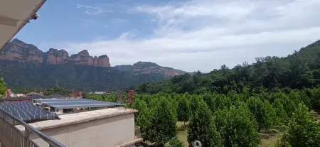 Qibugou Xiaohou Farm Отели рядом с достопримечательностью «Jingniang Lake»