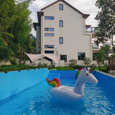 fantasy valley Отели рядом с достопримечательностью «Fuchunjiang Hospital»