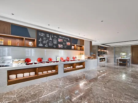 Kyriad Marvelous Hotel Shijiazhuang Railway Station Normal University  Отели рядом с достопримечательностью «Hebei University of Science and Technology»