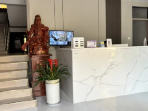 Qiqi Hotel (Longnan High-Speed Railway Station First People's Hospital) Hotels in Longnan