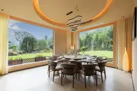 Nine Creek Listening to the Tao Resort