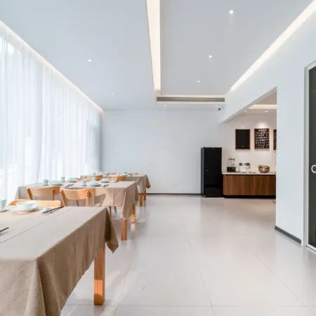 Sun & Moon Mountain B&B (Anhui South Sichuan Line Store)