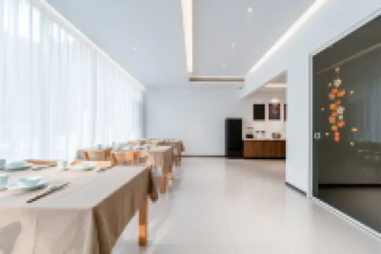 Sun & Moon Mountain B&B (Anhui South Sichuan Line Store)