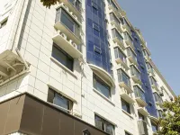 Marriott Lanting Hotel (Shanyang People's Square Bus Station Branch) Hotels in Shanyang County