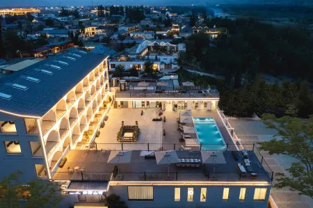 That wild river mountain (Nalati scenic area shop) Отели рядом с достопримечательностью «Nalati Raspberry Town»