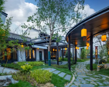 Snowland Dawa Hotel Hotels in Yidu