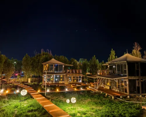 jinghe silk road rv campsite โรงแรมในจิงเหอ