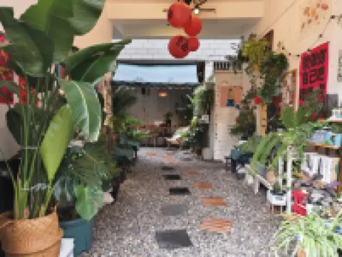 Walking Flowers Inn