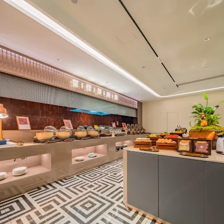 Starway Hotel (Xinbai Helan Center)