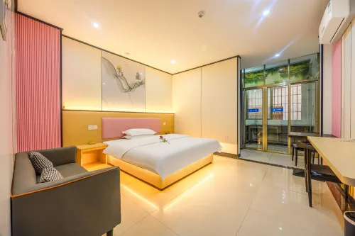 Foshan Golden Phoenix Elevator Room (Danzaozhen Liansha Mould City Branch)