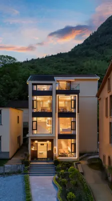 Qiyun Mountain Retreat (Wangxian Valley Scenic Area Branch)