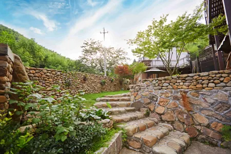 Moganshan Qingquan Inn (Yucun Scenic Area Branch) Отели рядом с достопримечательностью «Sun Observation Platform»