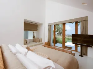 Roukh Kiri Khaoyai, The Centara Collection