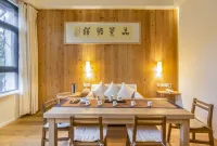 Yushe Hotel (Luoyang Longmen High-speed Railway Station Sports Center Branch)