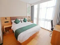 GreenTree Inn Express Hotel (Suzhou Zhangjiagang Hexingzhen Shazhou Institute of Technology) Hotels in Zhangjiagang