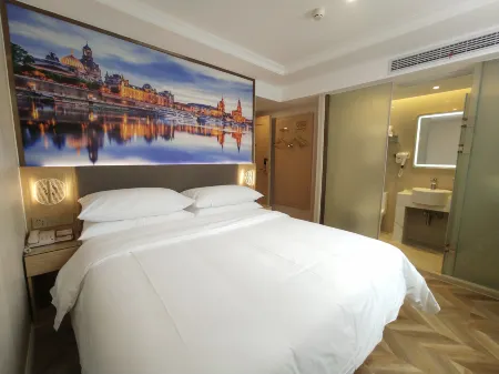 Vienna Hotel (Shanghai Nanjing Road Pedestrian Street)