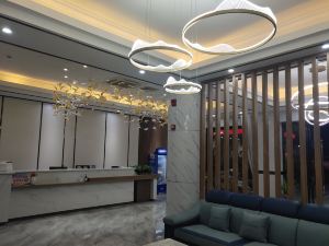 Longnan Juxiang Business Hotel