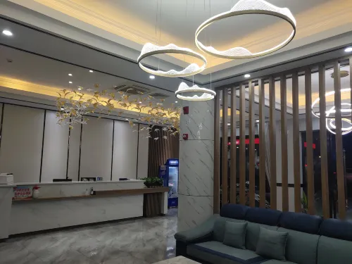 Longnan Juxiang Business Hotel