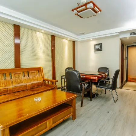 Borrman Hotel (Xinyang Shihe district government store)