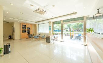 Hanting Hotel (Guilin Wayao Wholesale City)