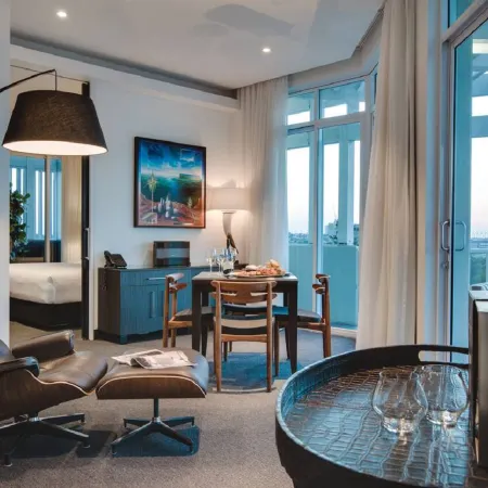 Point Hotel