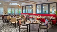 Raffles Hotel le Royal - breakfast
