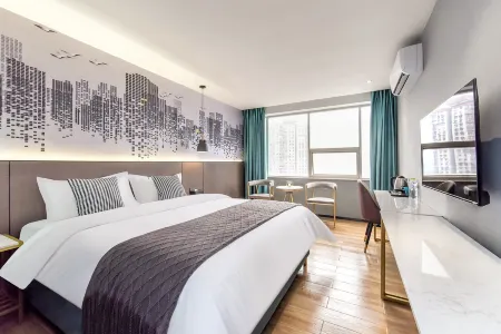 Yueyou Light Luxury Hotel (Chongqing Jiefangbei Hongyadong Branch)