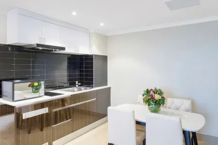 Hotel Diana Woolloongabba Отели рядом с достопримечательностью «Anzac Square»