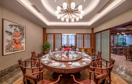 ROEASY HOTEL Отели рядом с достопримечательностью «Liaocheng Gymnasium»