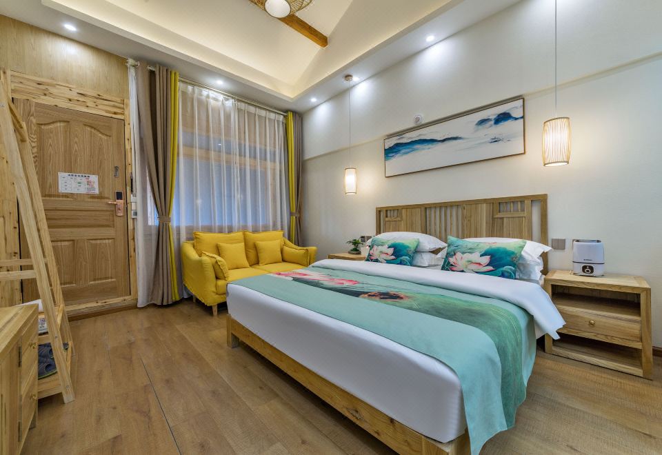 Galsang Heyue 숙소의 넓고 깔끔한 마당