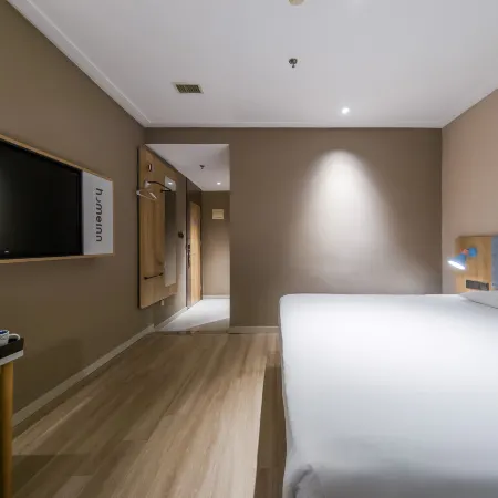 Homeinn·NEO(Shenyang Tiexi Square Glide Shengjing Hospital Xinghua Metro Station) Отели рядом с достопримечательностью «Теси»