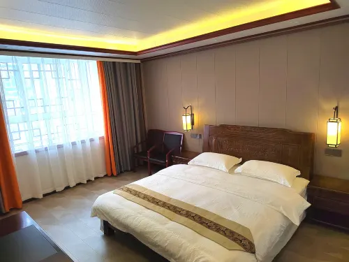 Kaiyue Homestay (Zhenyuan Ancient Town Baicheng Railway Station) - 2-نجوم
