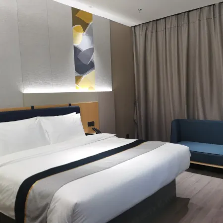 Homeinn Selected Hotel (Chifeng Railway Station Songshan Wanda Plaza)