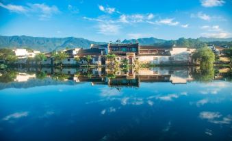 Hongcun Zhilan Youmeng Lake View B&B