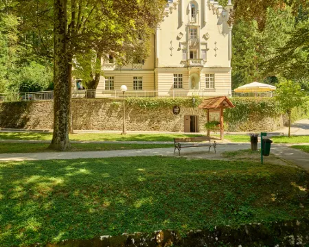 ディパンダンス ヴィラ ヒギエア - テルメ ドブラナ ツェリェのホテル