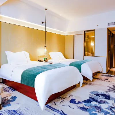 Liyuan Hotel (Hezhou Lingfeng Plaza Branch) Hotels near Hezhou Museum